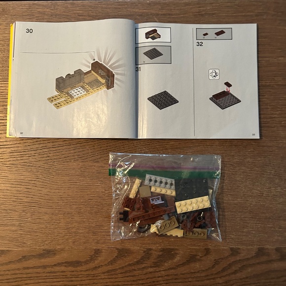 Lego Harry Potter Hogwarts Magical Trunk #76399 - Picture 8 of 12